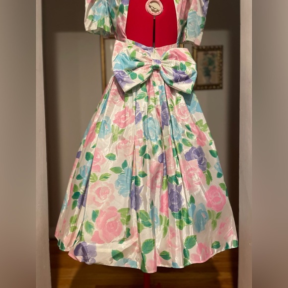 Vintage 80s Gunne Sax Pastel Floral Formal Gown With Bow Details - Picture 6 of 15